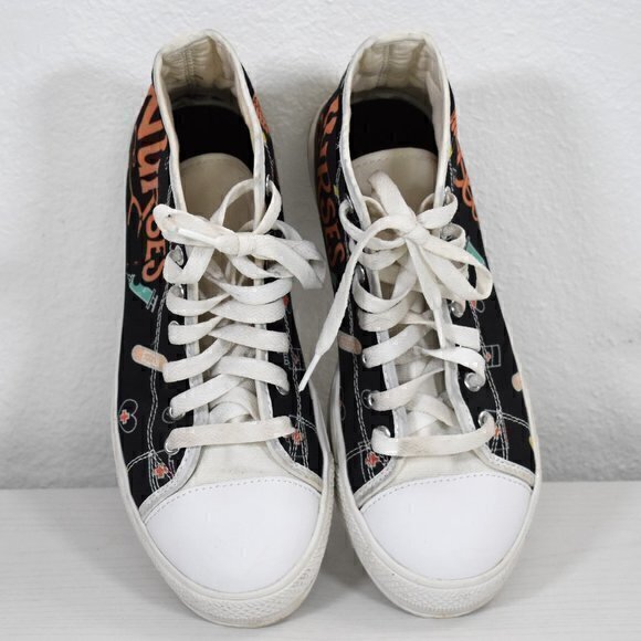 Unbranded High top shoes with Nurse print Size 6 Great Condition has a few flaws - Picture 3 of 8